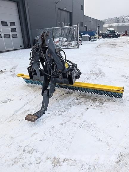 Vama 2750 ماكينات الطرق والجليد الأخرى