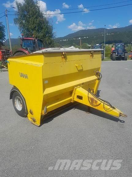 Vama 3500L معدات نشر الرمال والملح