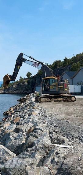 Volvo ECR235EL حفارات زحافة