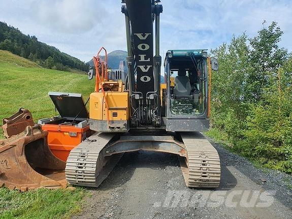 Volvo ECR235EL حفارات زحافة