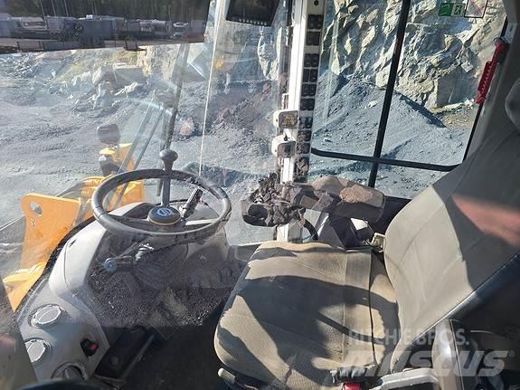 Volvo L110H لوادر بعجل
