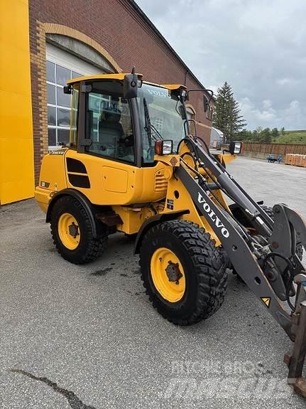 Volvo L20F لوادر بعجل