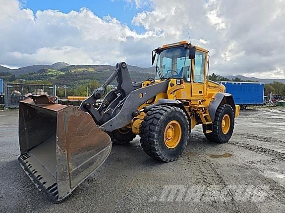 Volvo L90E لوادر بعجل
