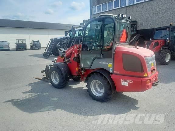 Weidemann 1880 لوادر انزلاقية التوجيه