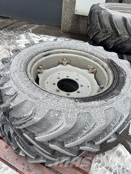   الإطارات والعجلات والحافات