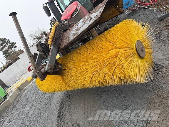   ماكينات الطرق والجليد الأخرى