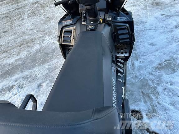 Yamaha Viking 5 كاسحات الجليد