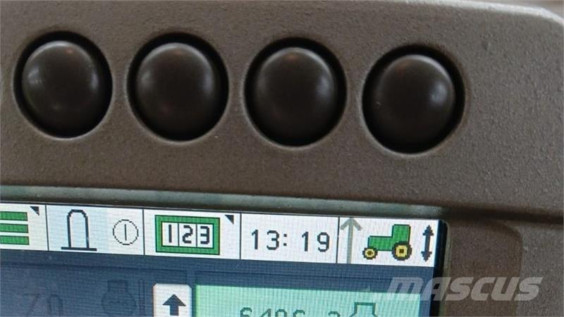 John Deere 7530 الجرارات