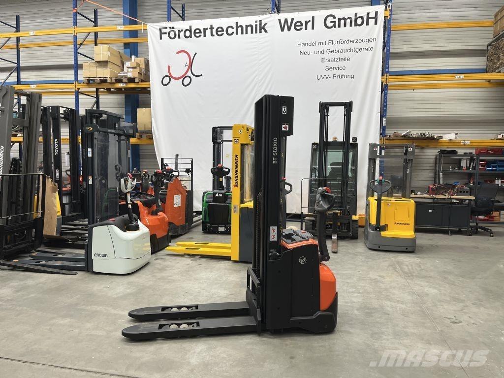 BT SWE 120 L معدات التكديس الجوالة