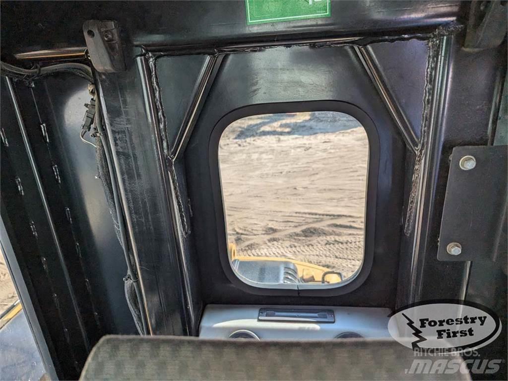 CAT 325D-FM لوادر بذراع مفصلي