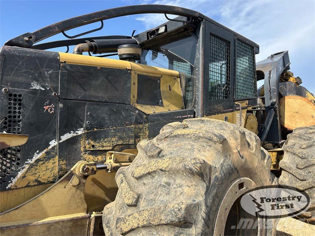 CAT 525B ساحبات الأشجار