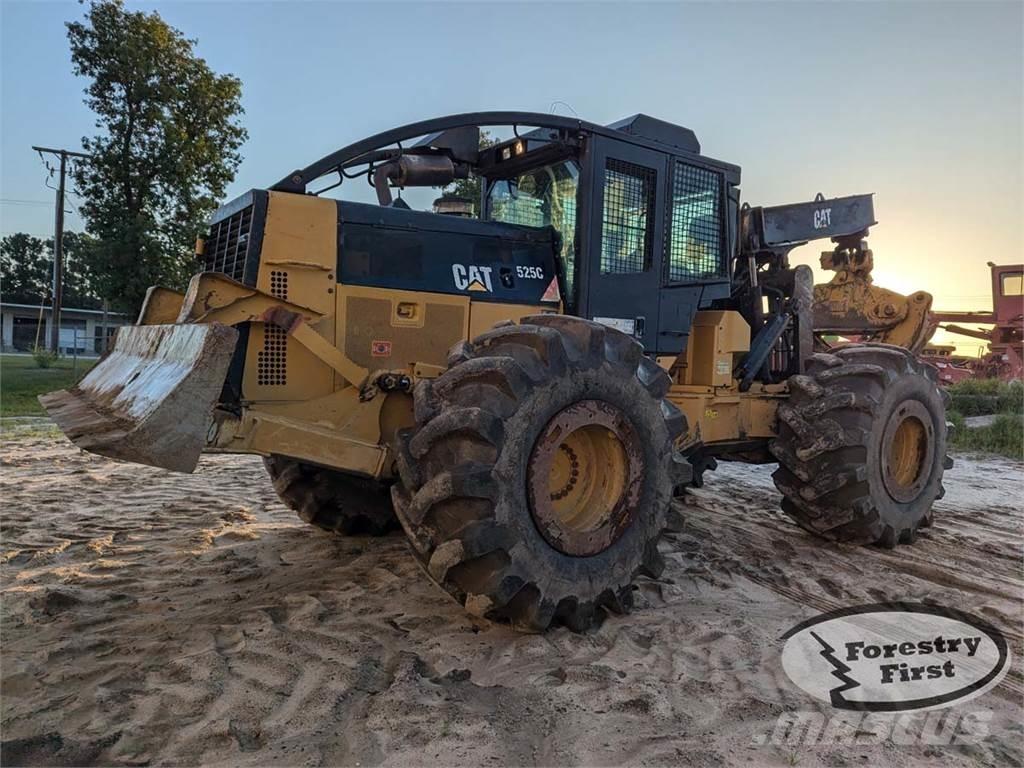 CAT 525C ساحبات الأشجار