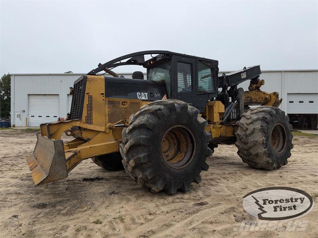 CAT 535C ساحبات الأشجار