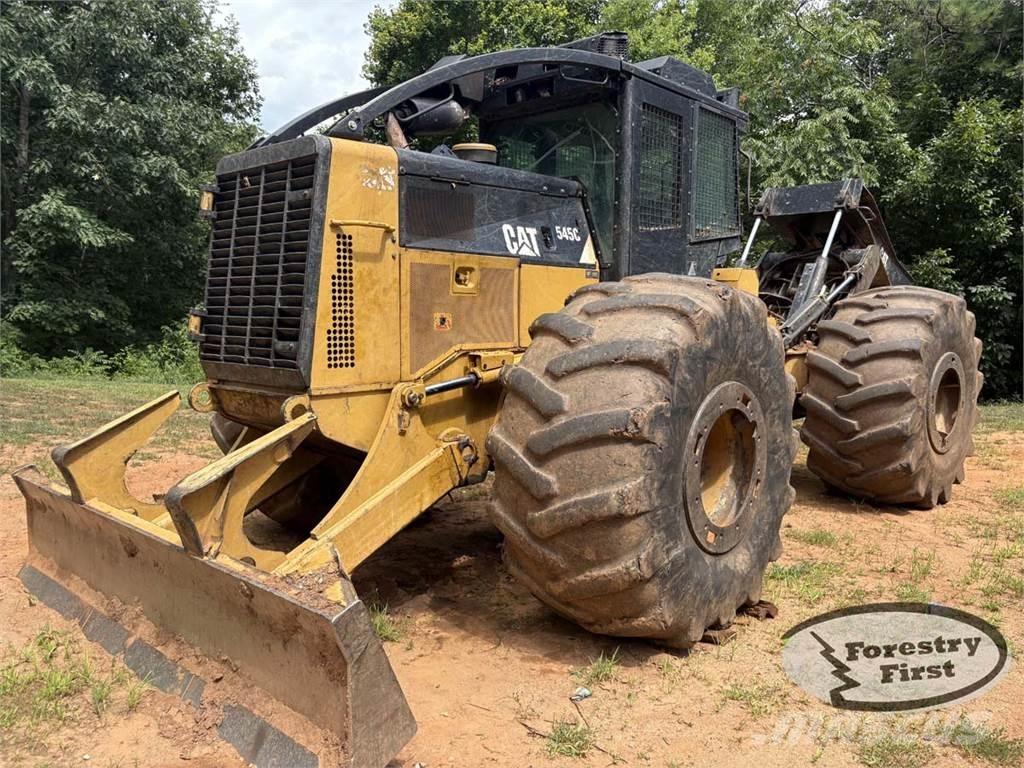 CAT 545C ساحبات الأشجار