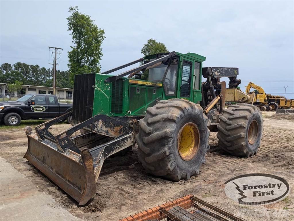 John Deere 748H ساحبات الأشجار