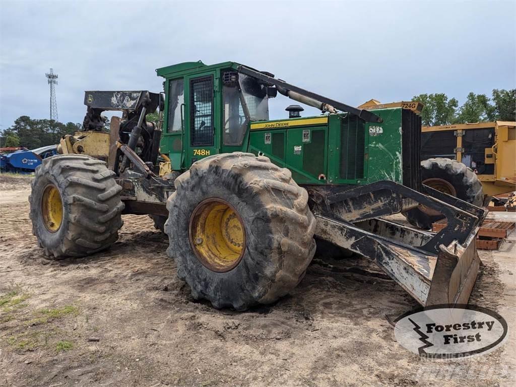John Deere 748H ساحبات الأشجار