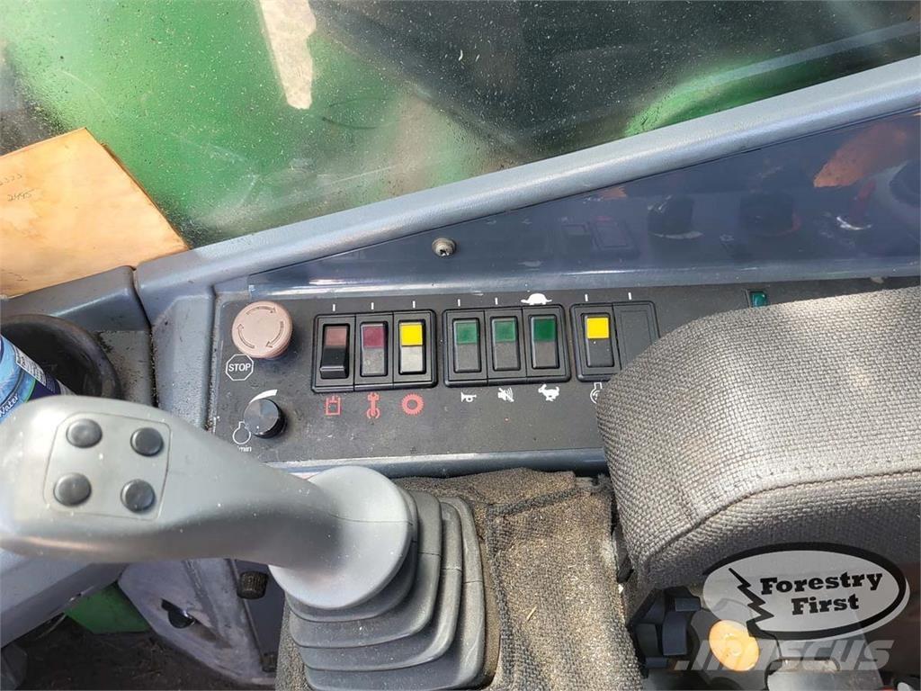 John Deere 753J قاطعات وجامعات الأشجار