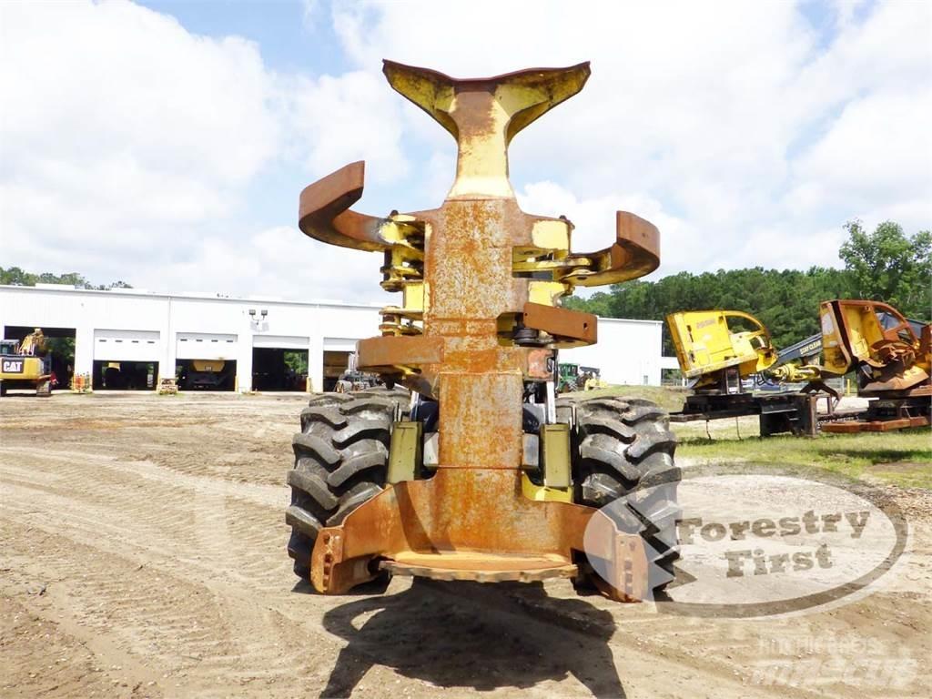 John Deere 843K قاطعات وجامعات الأشجار