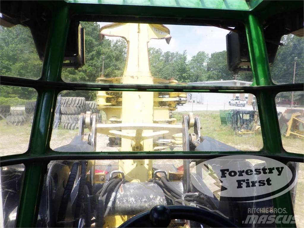 John Deere 843K قاطعات وجامعات الأشجار