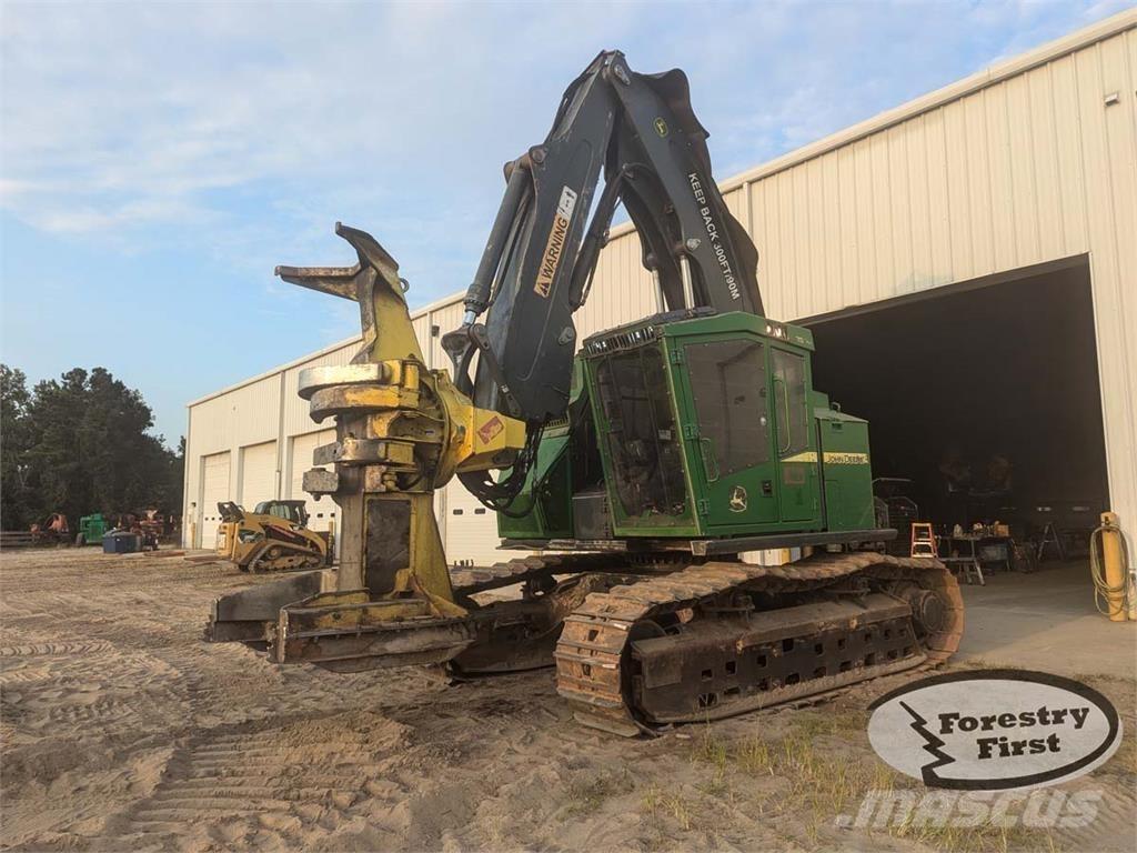 John Deere 853M قاطعات وجامعات الأشجار