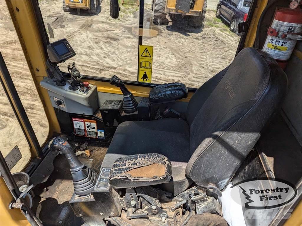 Tigercat 234B لوادر بذراع مفصلي