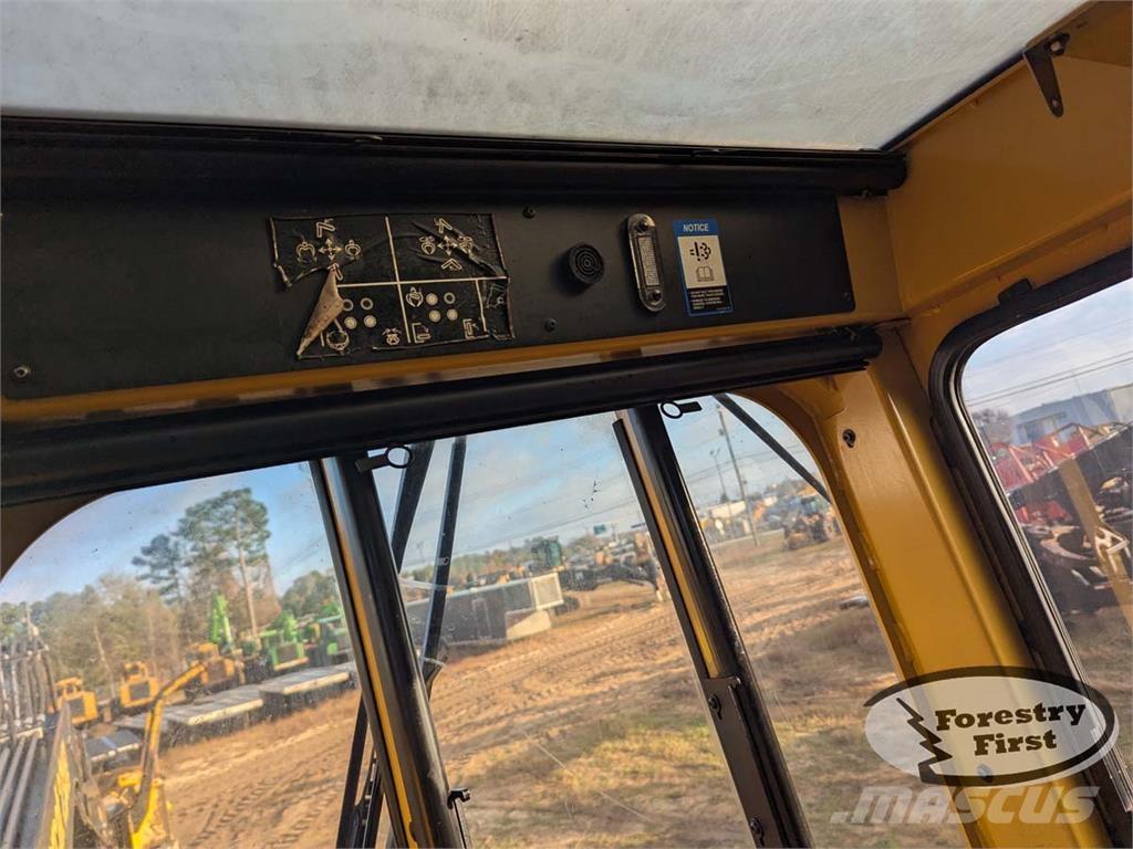 Tigercat 234B لوادر بذراع مفصلي