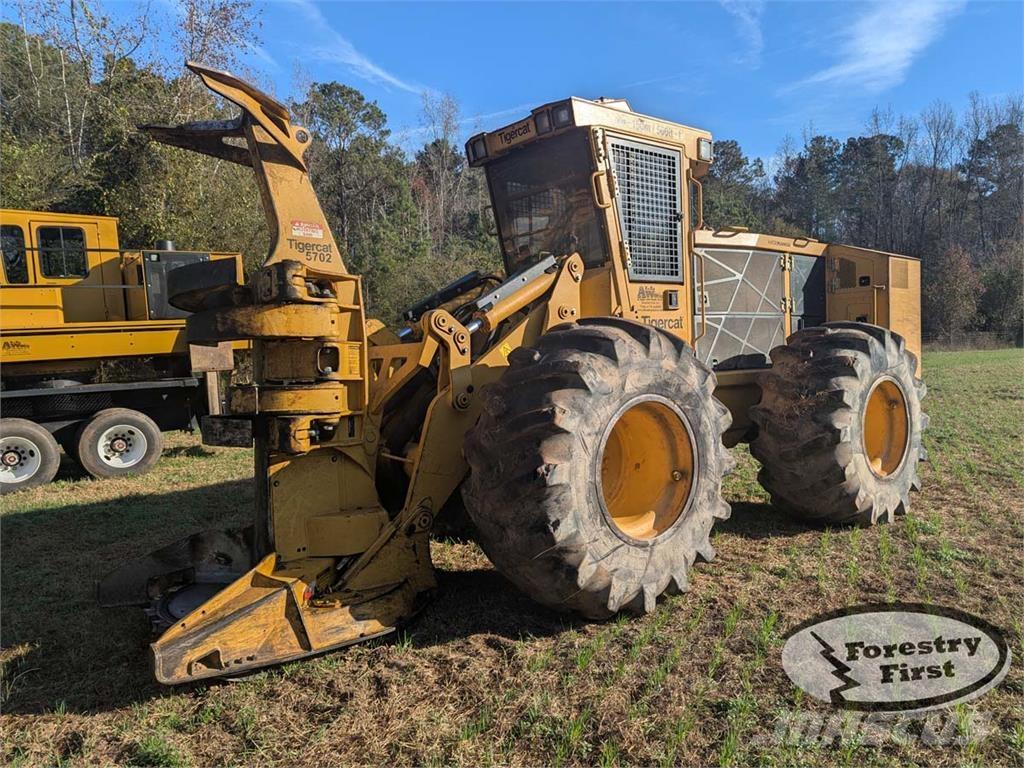 Tigercat 724G قاطعات وجامعات الأشجار