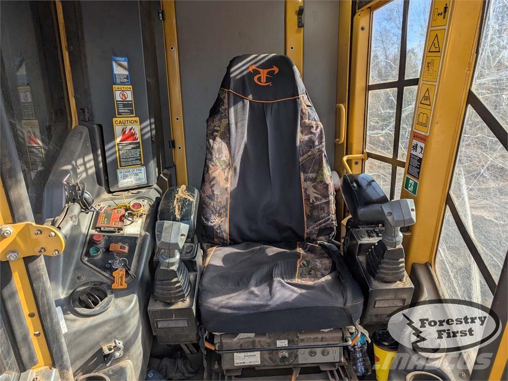 Tigercat 822D قاطعات وجامعات الأشجار