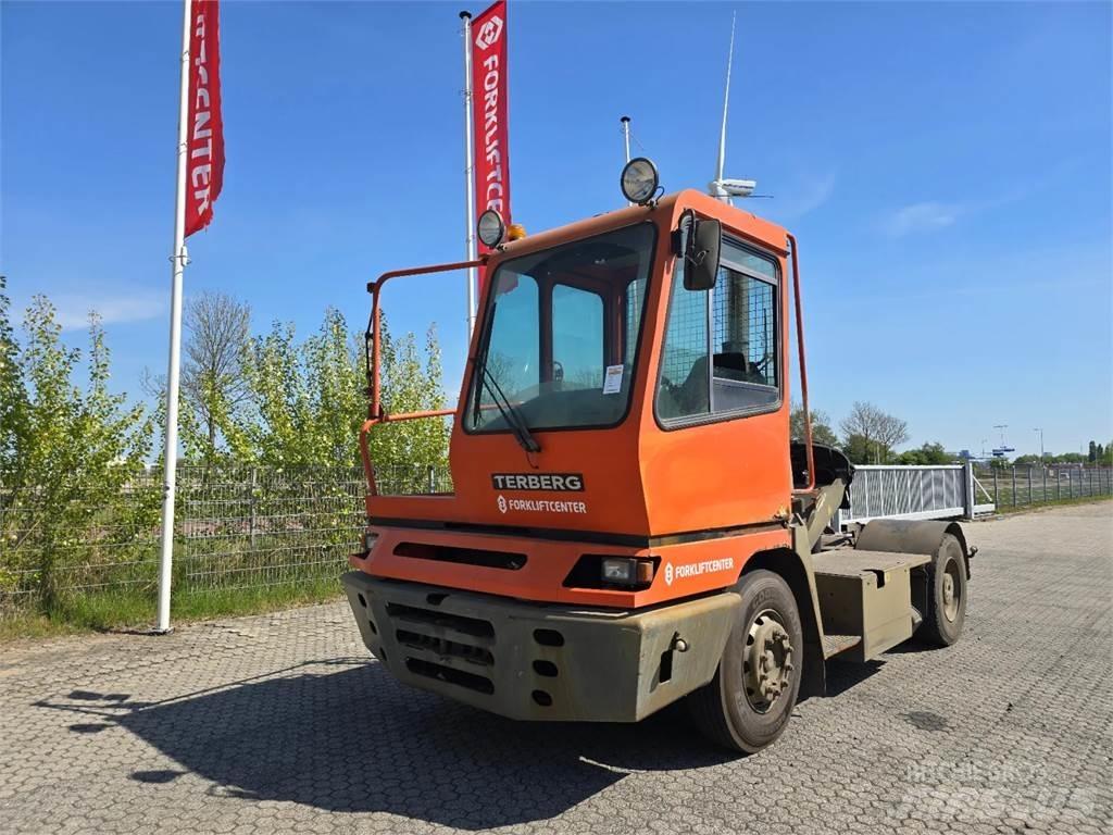 Terberg YT182 جرارات صالات المطارات
