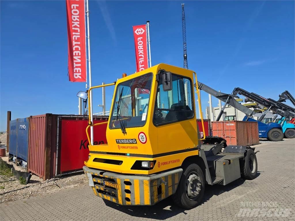 Terberg YT182 جرارات صالات المطارات