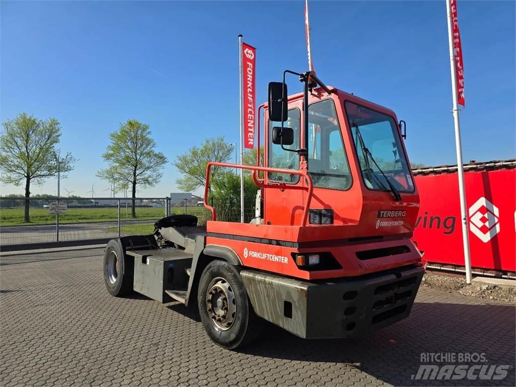 Terberg YT182 جرارات صالات المطارات