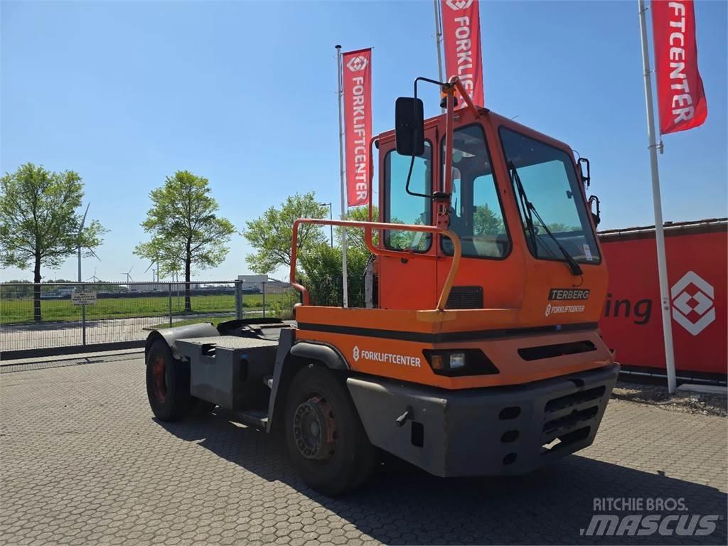 Terberg YT182 جرارات صالات المطارات