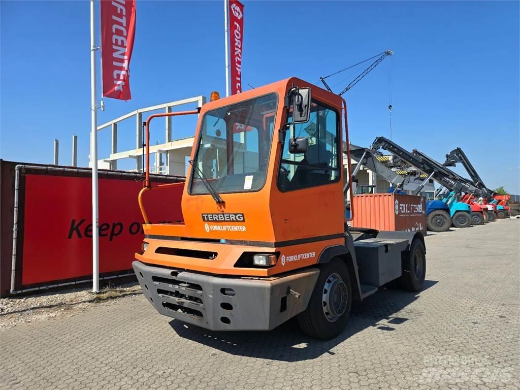 Terberg YT182 جرارات صالات المطارات