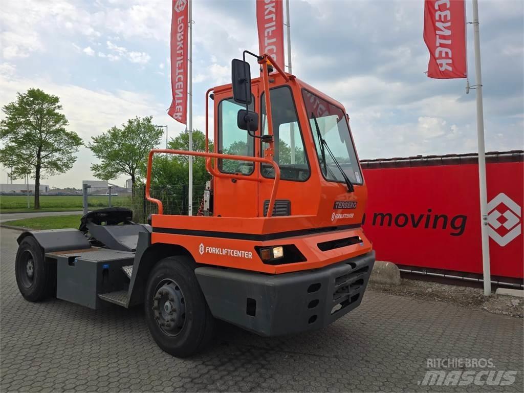 Terberg YT182 جرارات صالات المطارات