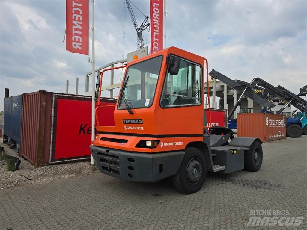 Terberg YT182 جرارات صالات المطارات