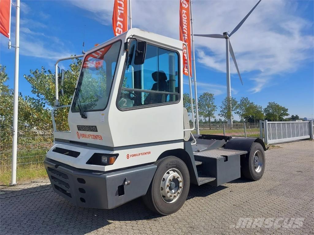 Terberg YT182 جرارات صالات المطارات