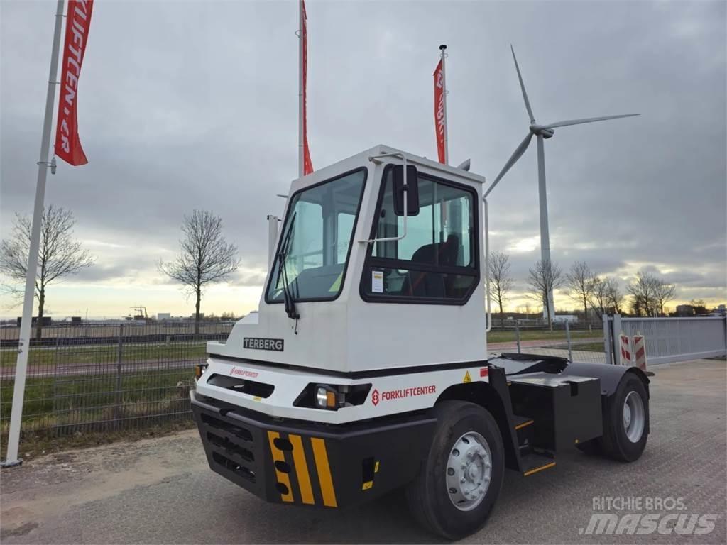 Terberg YT220 جرارات صالات المطارات