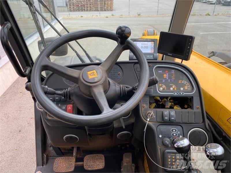 JCB 531-70 مناولات متداخلة