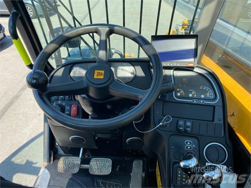 JCB 535-95 مناولات متداخلة