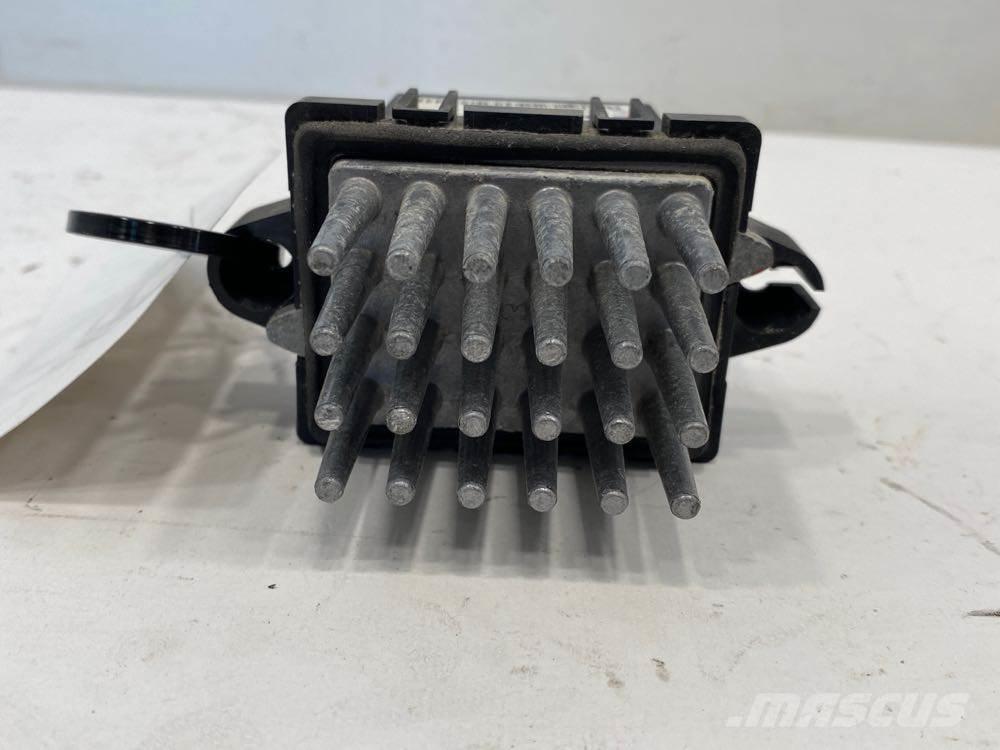  Bergstrom مكونات أخرى