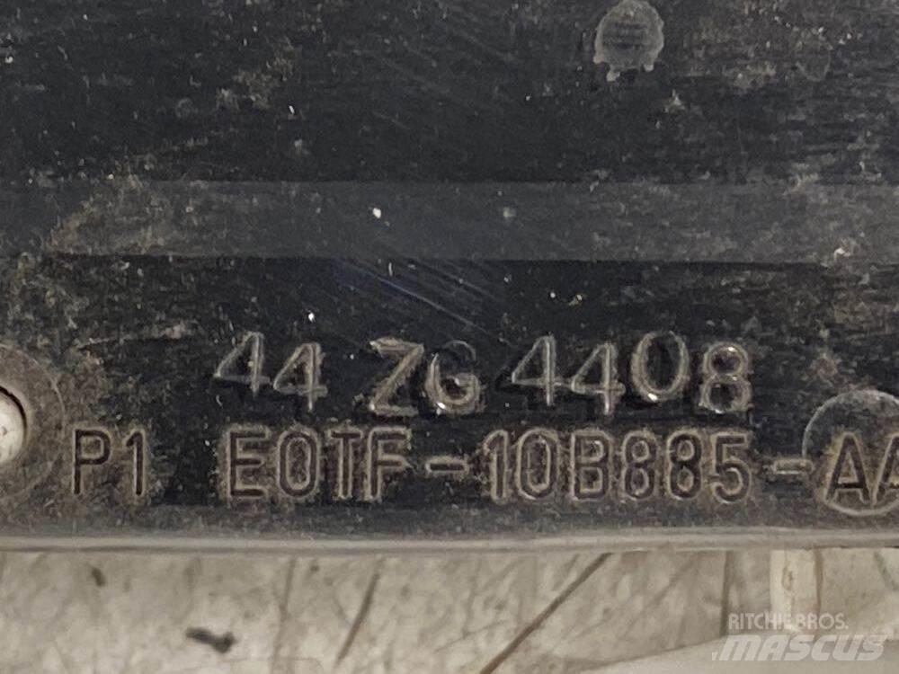Ford F-800 مكونات أخرى