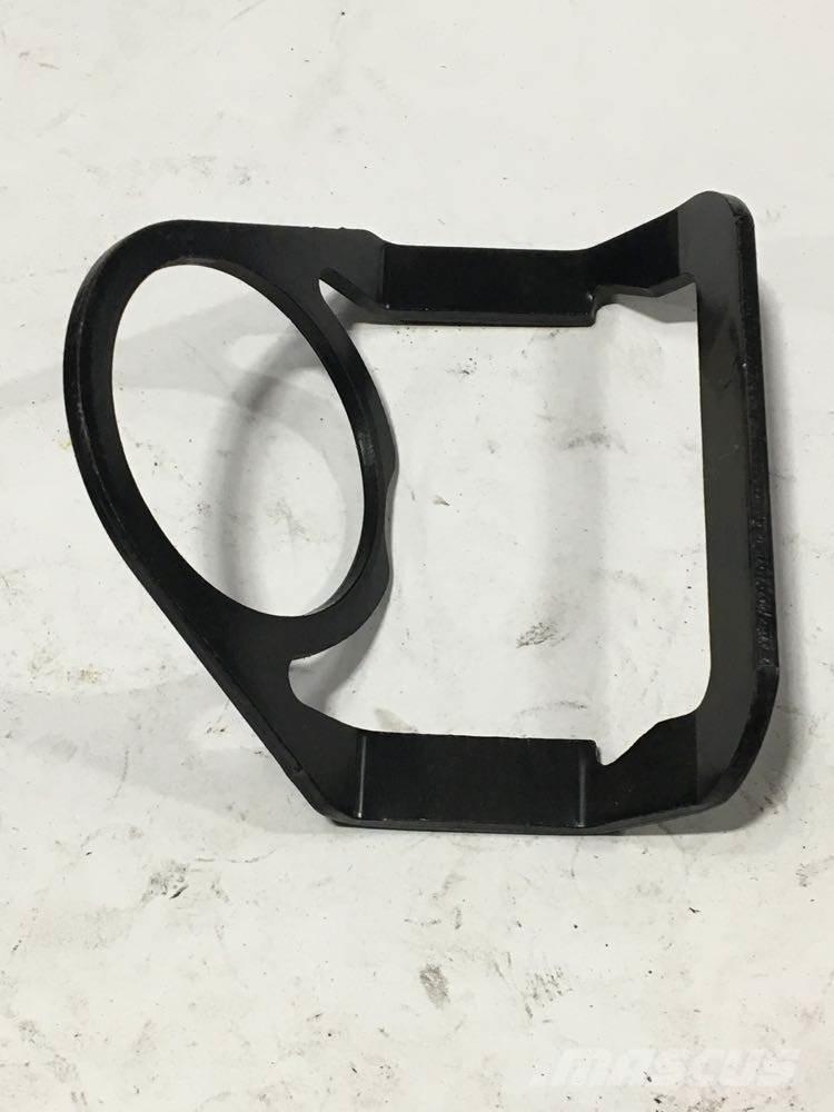  Leland مكونات أخرى