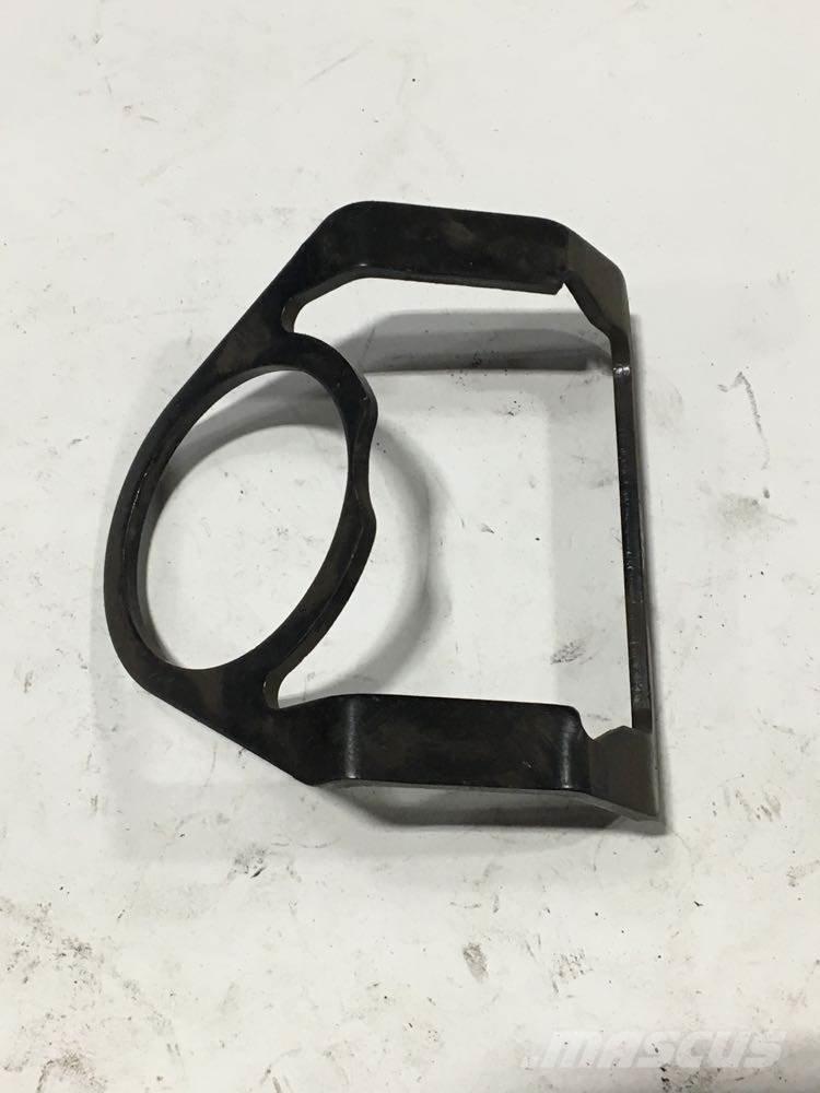  Leland مكونات أخرى