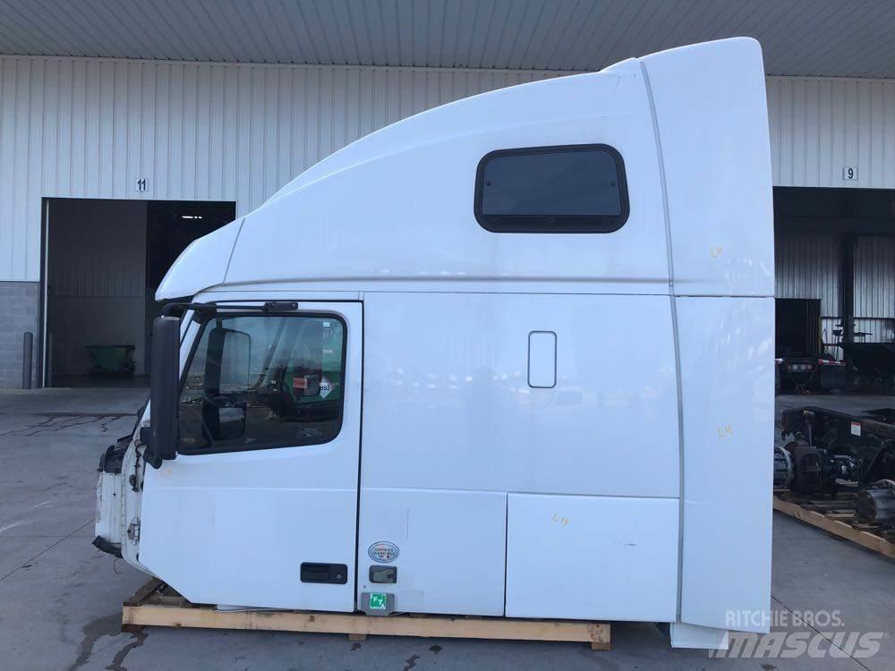 Volvo VNL كابينة والداخلية