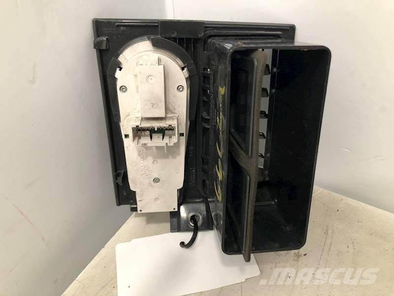 Volvo VNL إلكترونيات