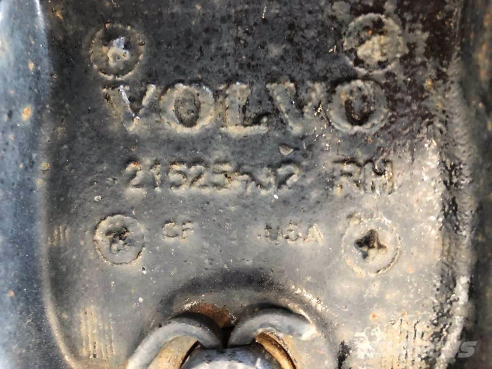 Volvo VNL الشاسيه والتعليق