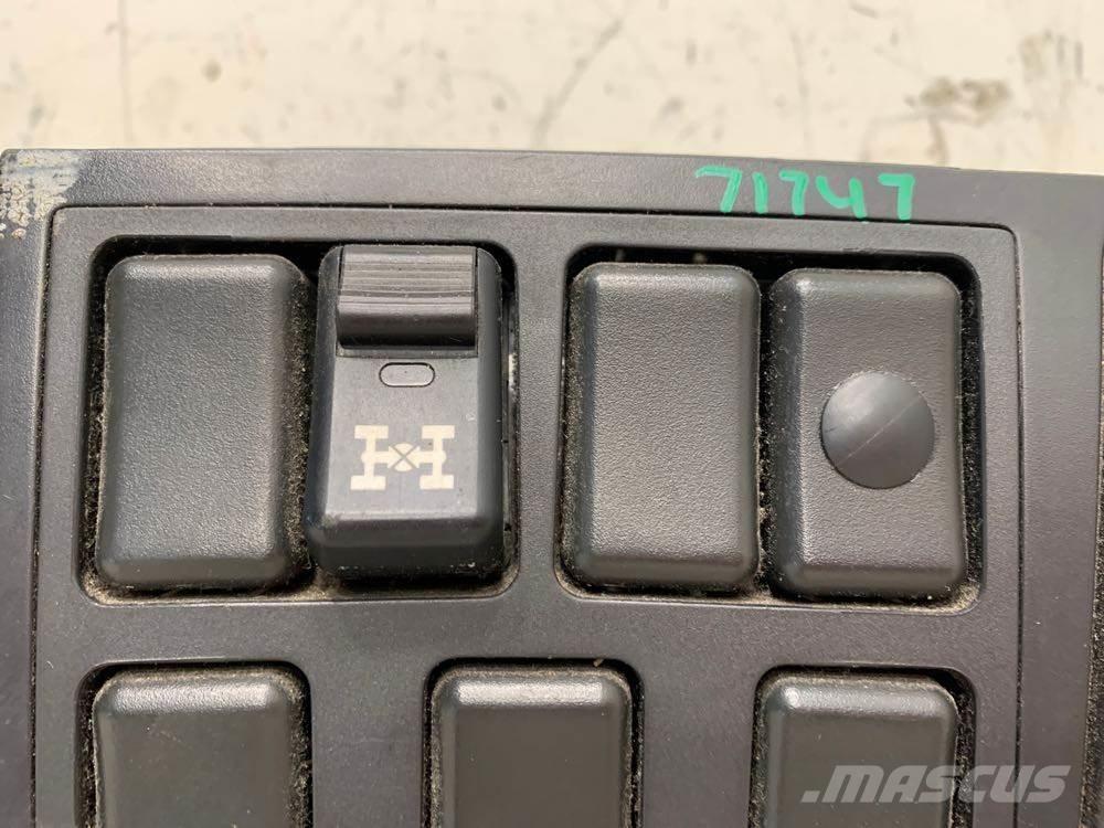 Volvo VNL إلكترونيات