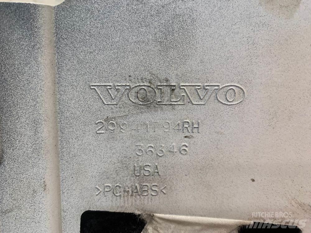 Volvo VNL كابينة والداخلية
