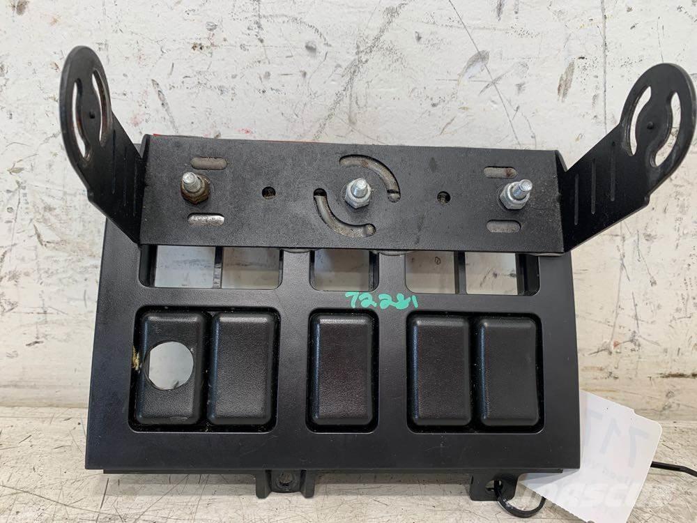 Volvo VNL إلكترونيات