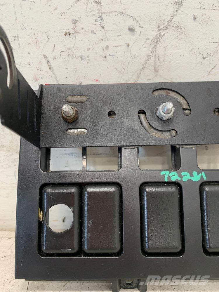 Volvo VNL إلكترونيات